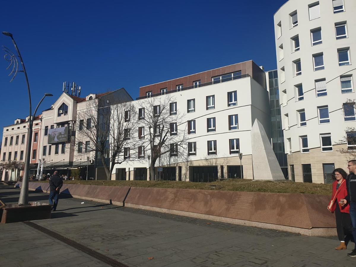 Apartman Viktoria Tuzla Bagian luar foto