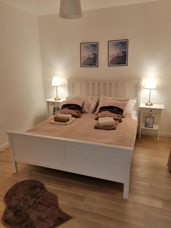 Apartman Viktoria Tuzla Bagian luar foto